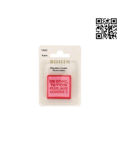 ETIQUETA PARA COSER "DIS-DONC TU VIENS PLUS" - CUADRADO 3,5CM | PACK 4 UND - BH71022